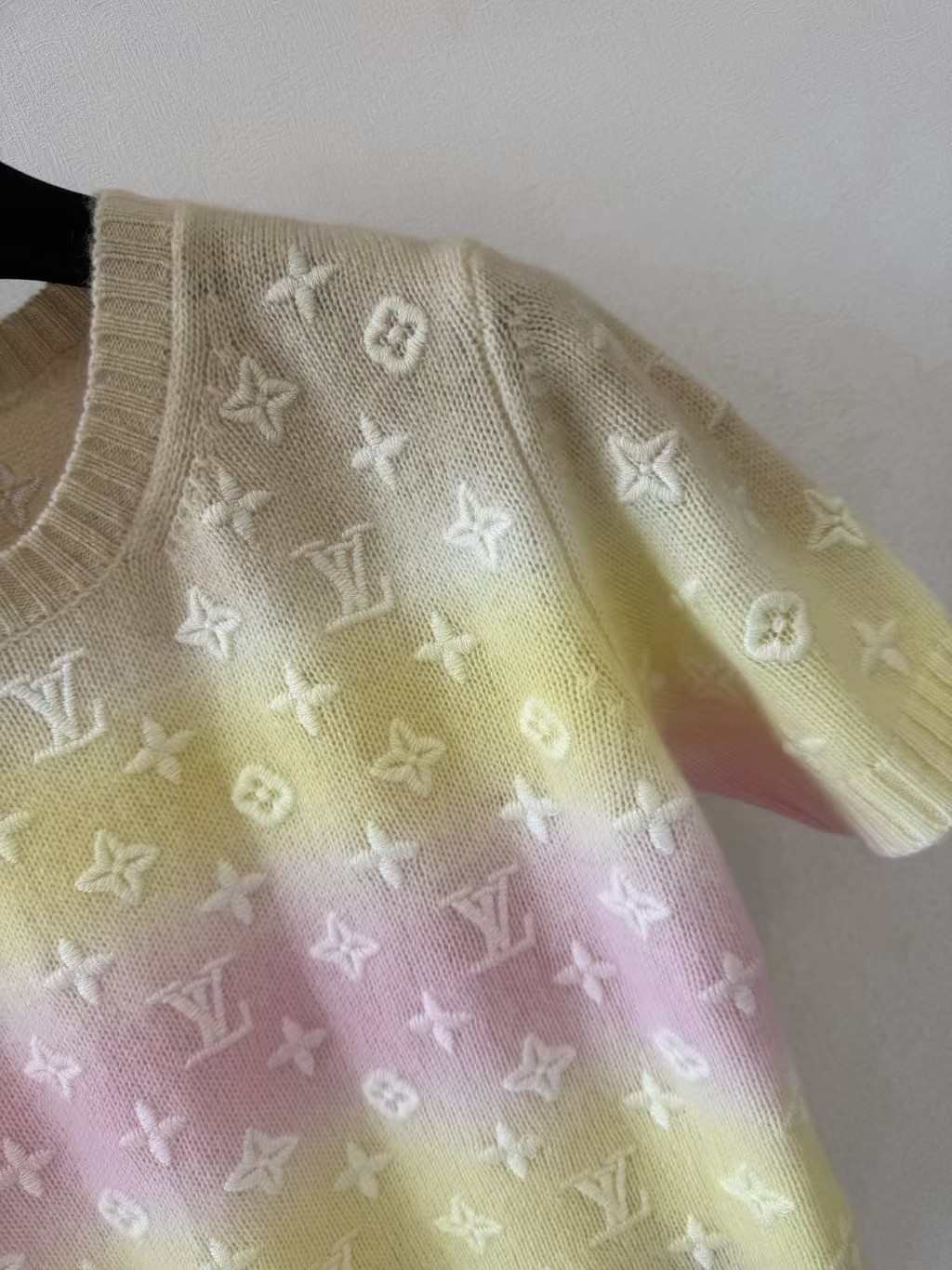LO Louis 26 Spring/Summer new arrival gradient knittedshort sleeve