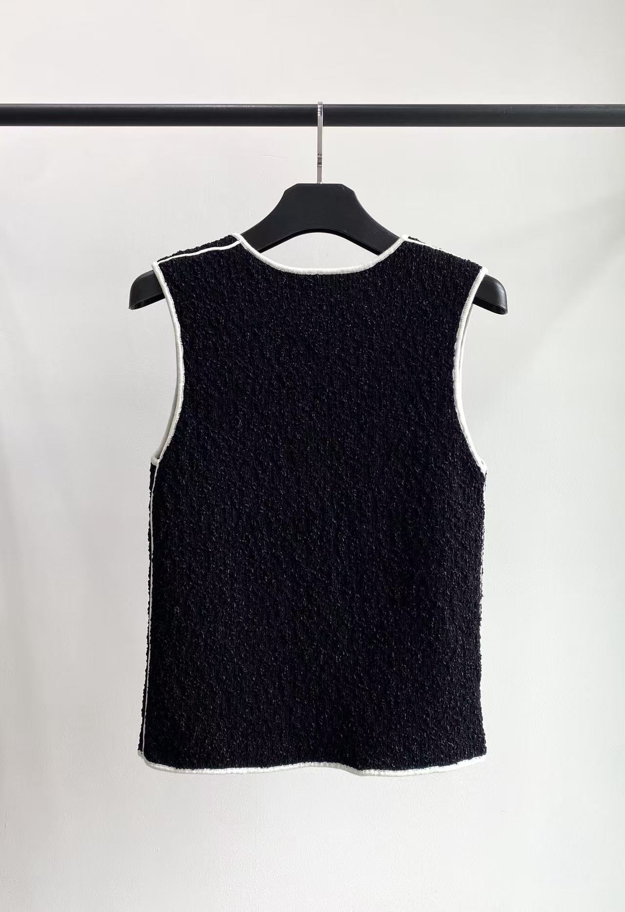 Cha 26Textured Tweed Contrast Edge Tank Top