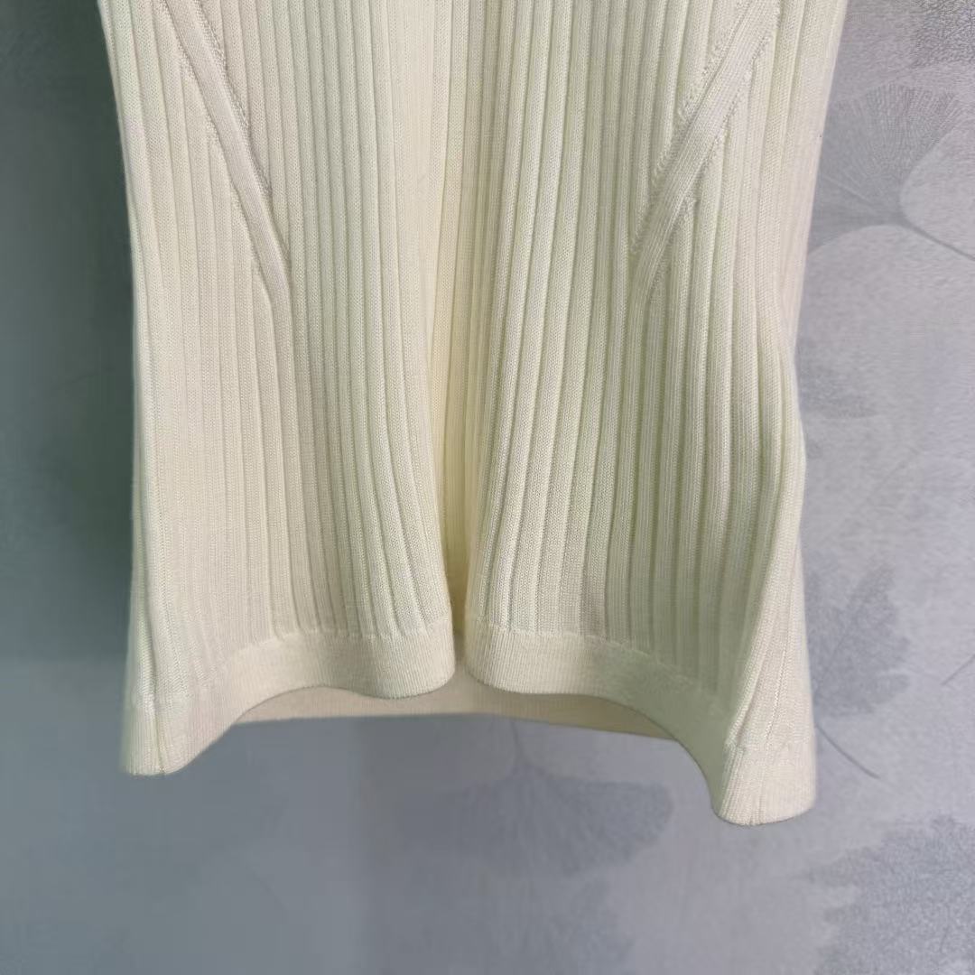 LO 26 Round Neck Slim Fit Vertical Rib Knit Shoulder Button Tee