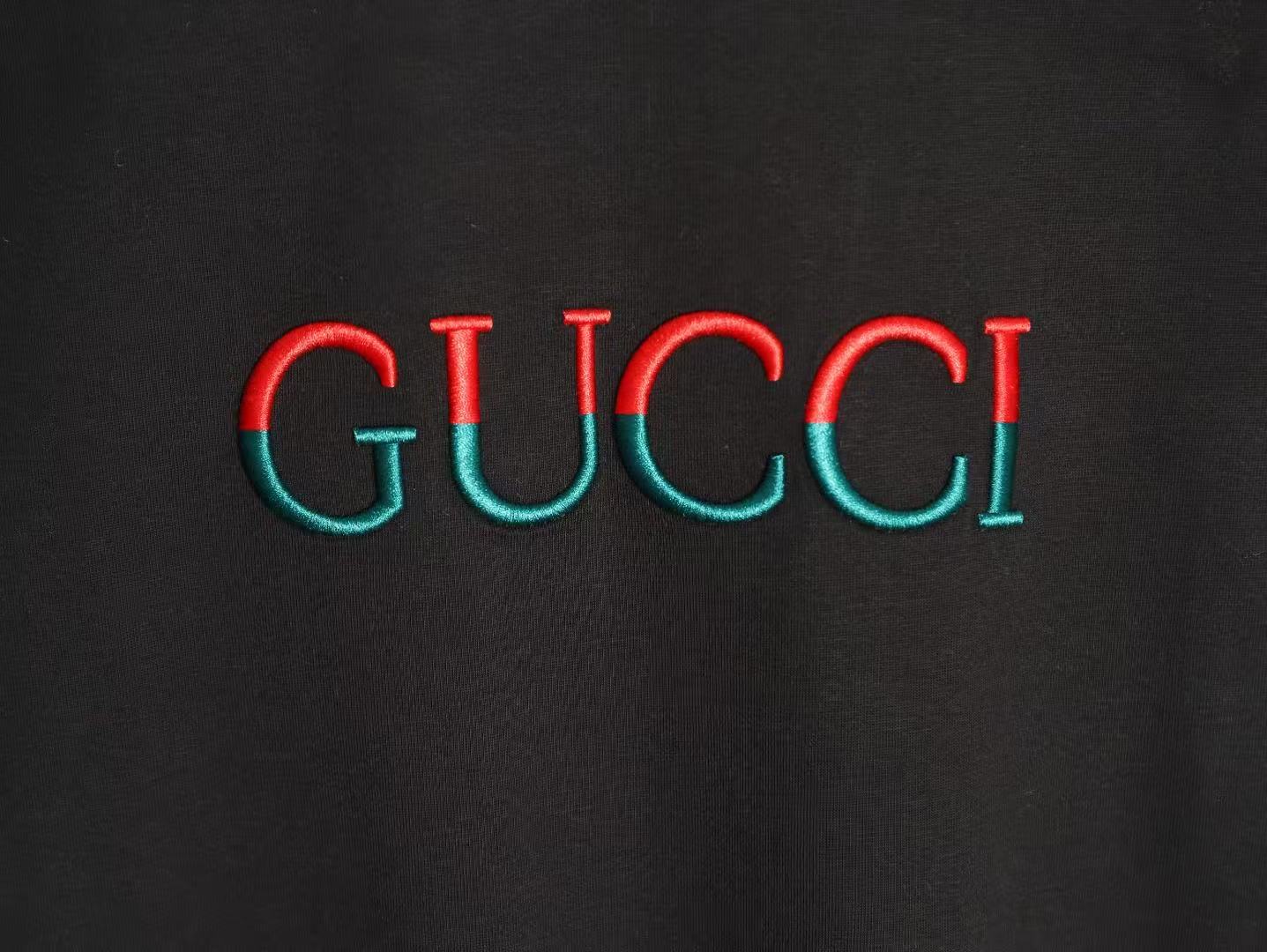 GU 26Gradient Embroidered Letter Crew Neck T-Shirt Luxury Short Sleeve Cotton Tee
