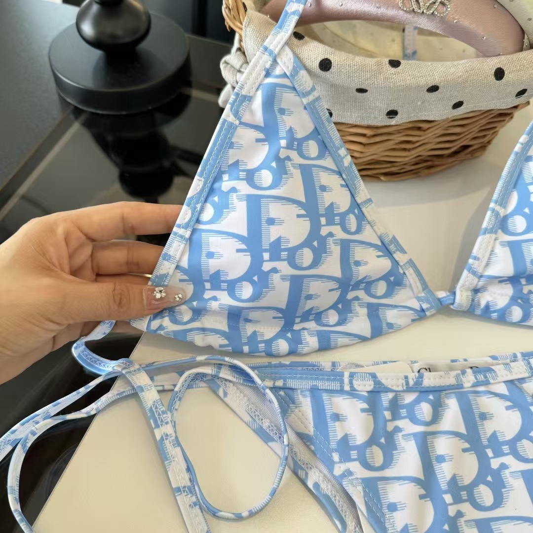 Di Bikini