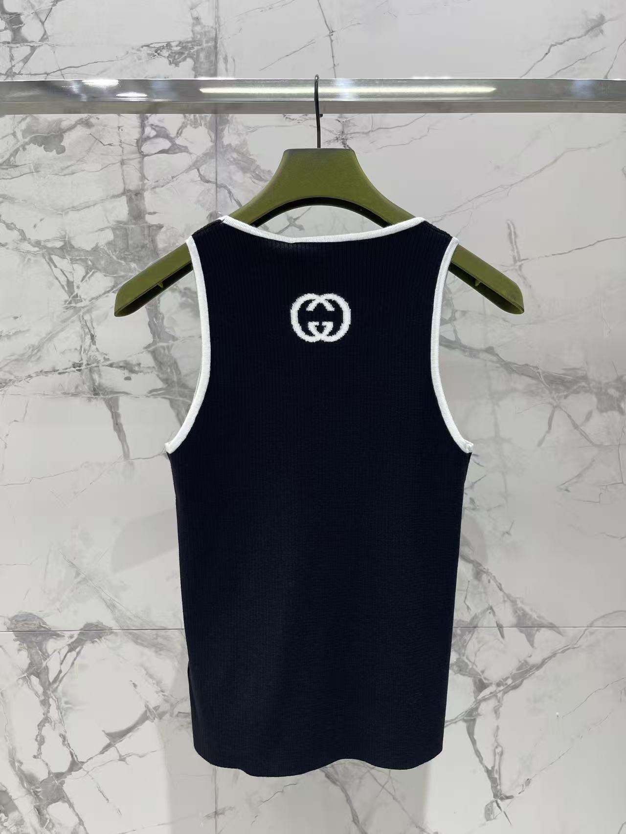 GU Contrast Trim Ribbed Knit Tank Top U Neck Slim Fit Cami