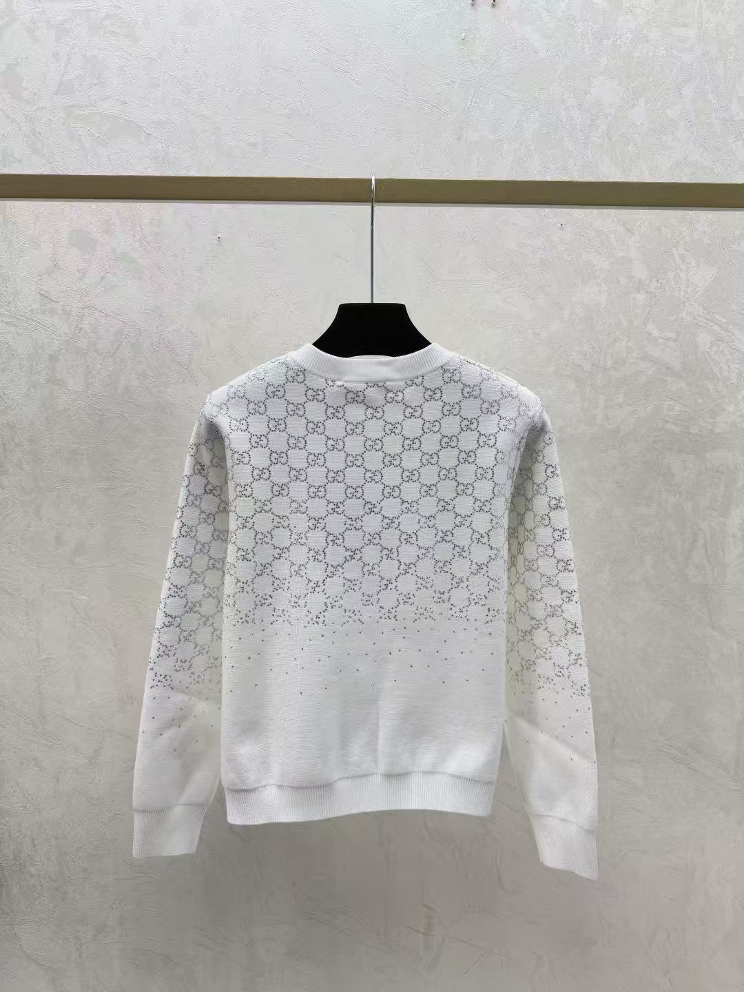 GU 26 Gradient Rhinestone Monogram Knit Cardigan