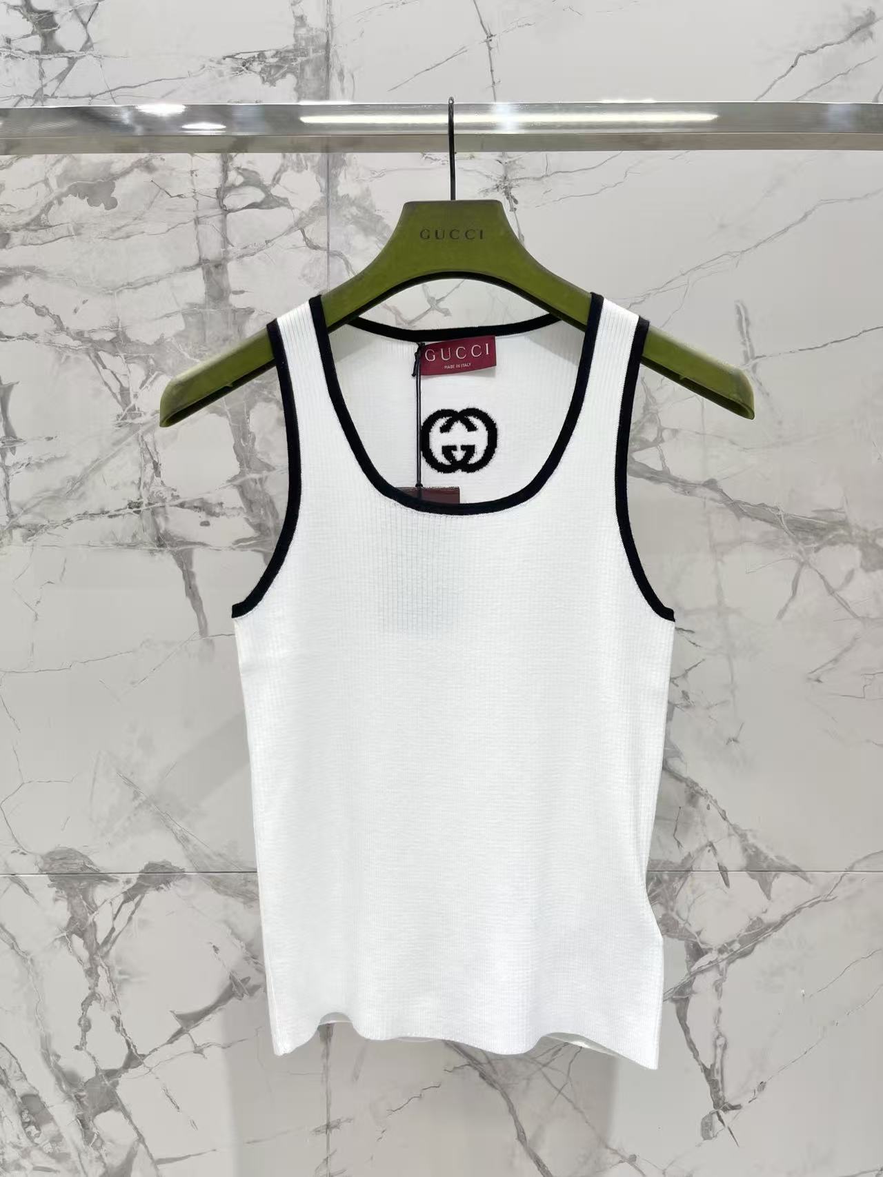 GU Contrast Trim Ribbed Knit Tank Top U Neck Slim Fit Cami