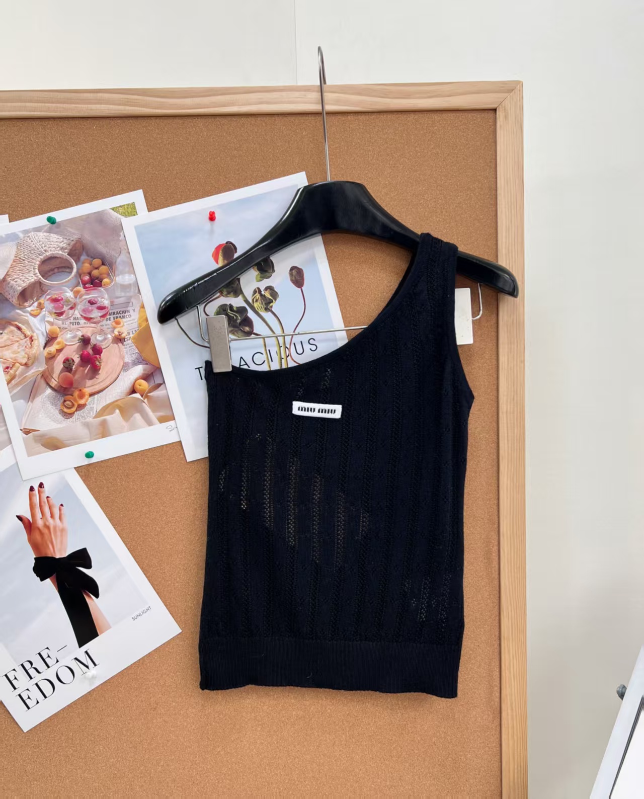 Mi New Asymmetric Hollow-out Letter Patch Knit Camisole