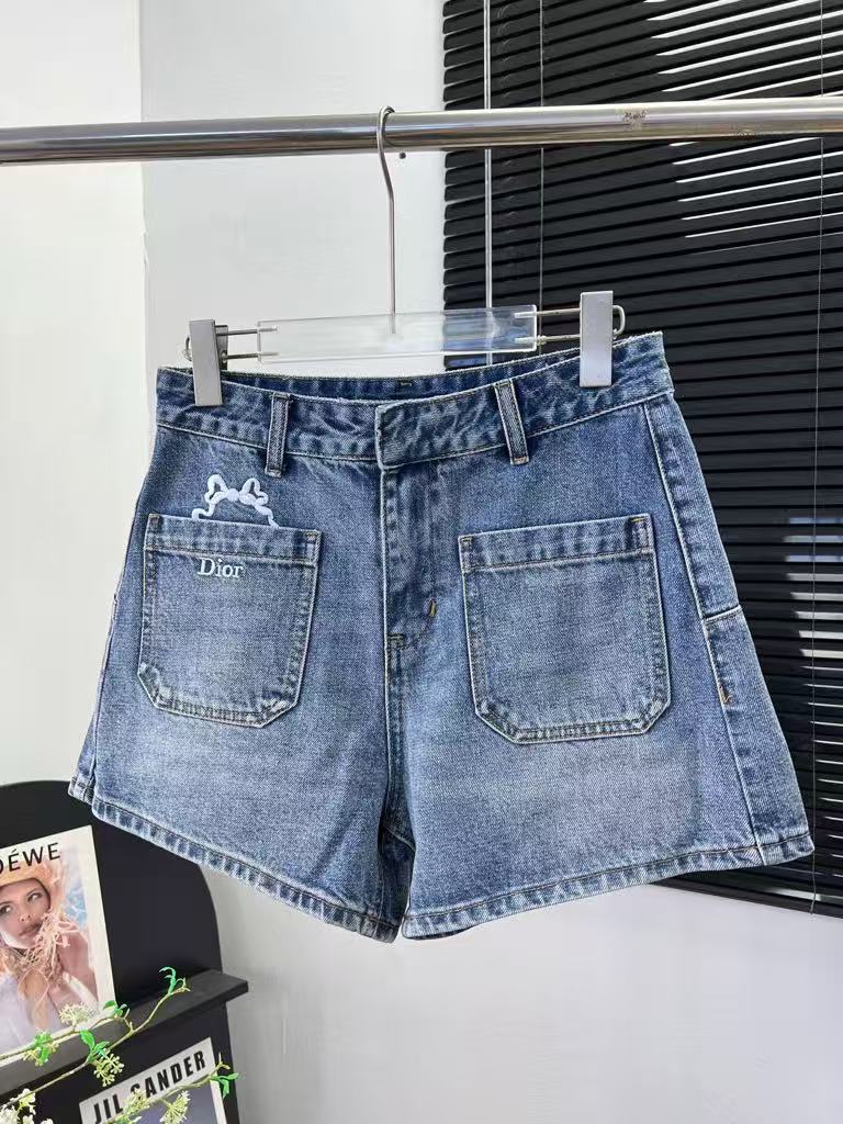 Di* Pocket Embroidery Shorts