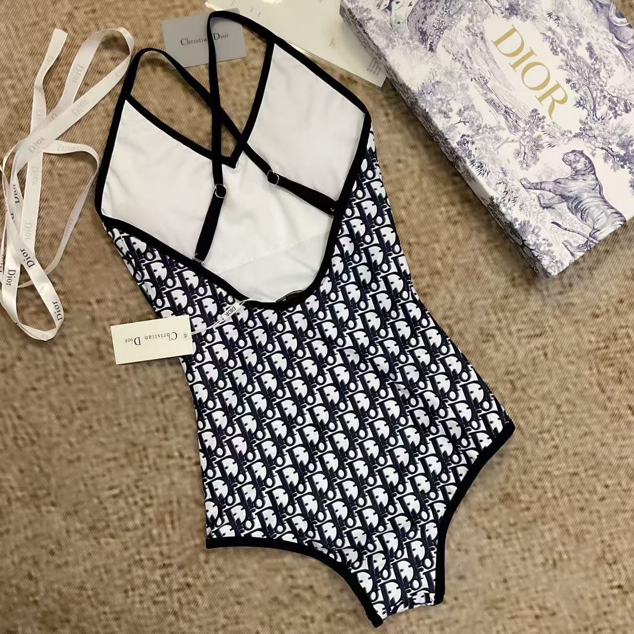 V-neck halter cross swimsuit