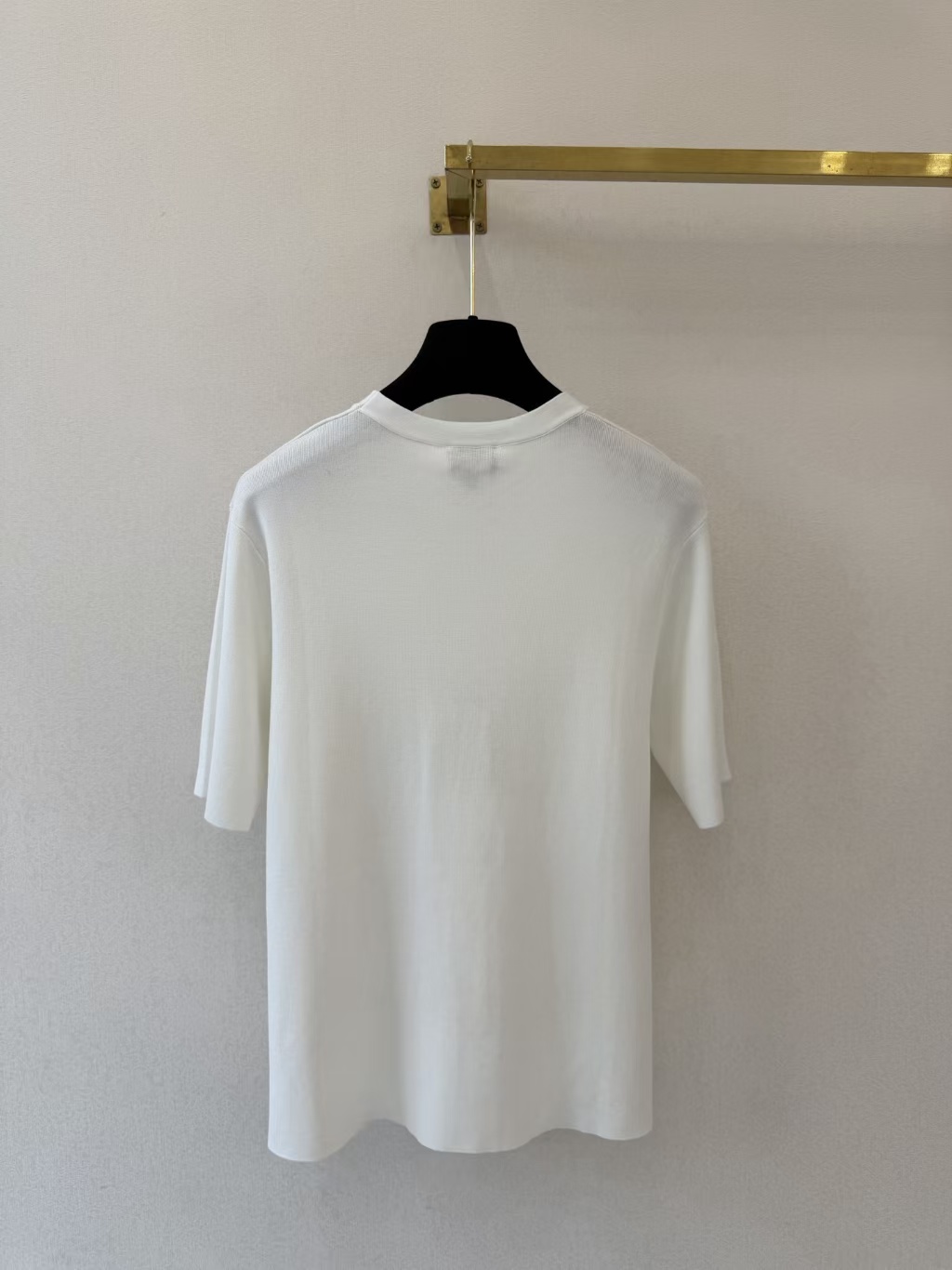 Cha-style short-sleeve knit top