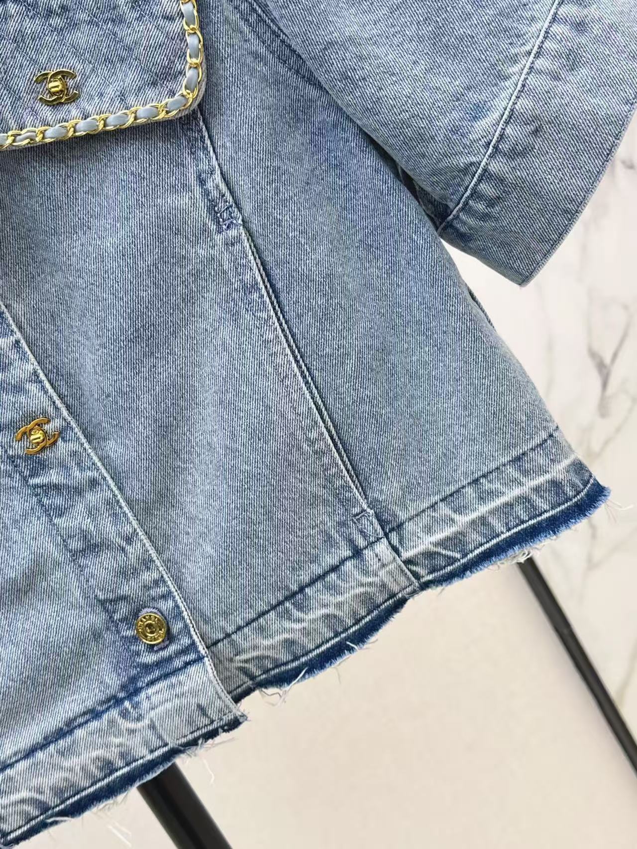 Cha  Trim Cropped Short Sleeve Denim Jacket