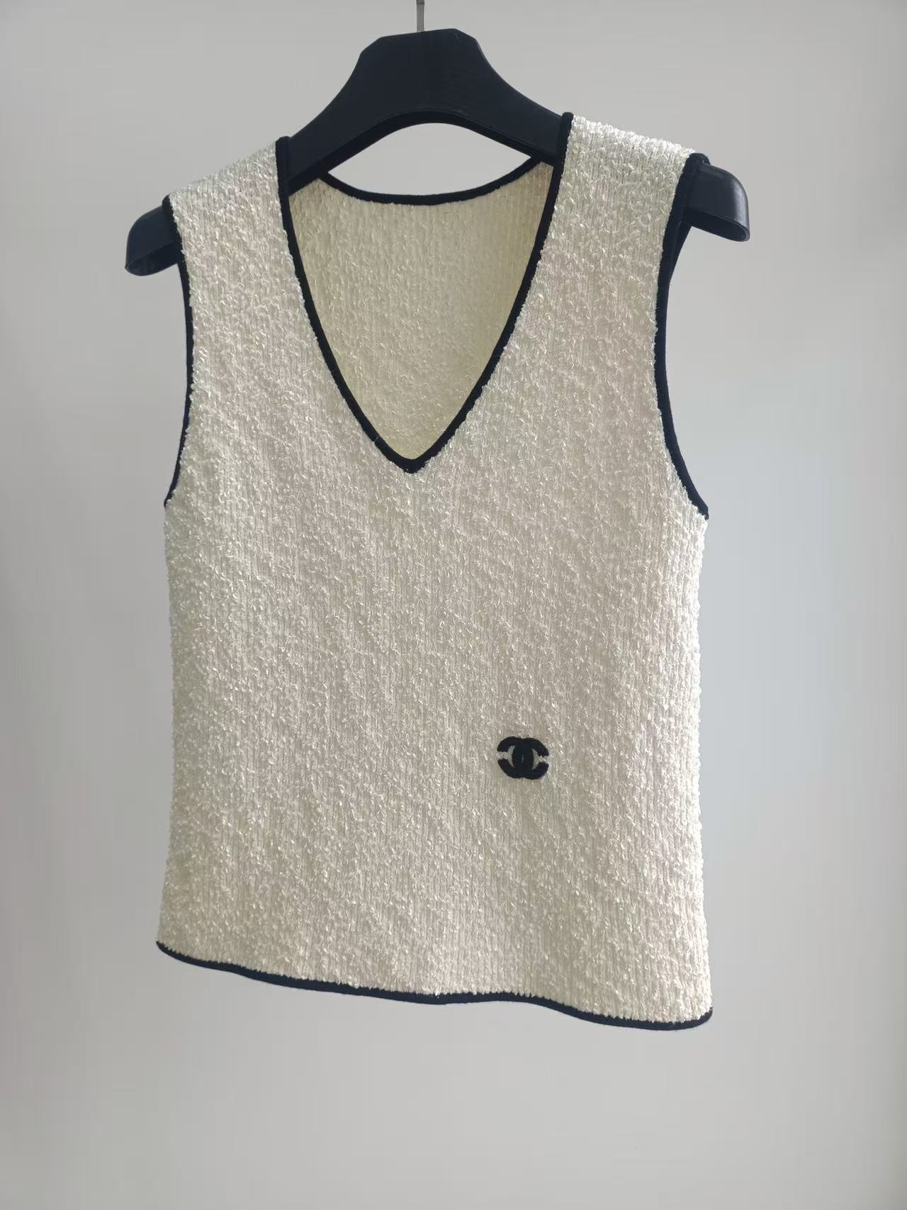 Cha 26Textured Tweed Contrast Edge Tank Top