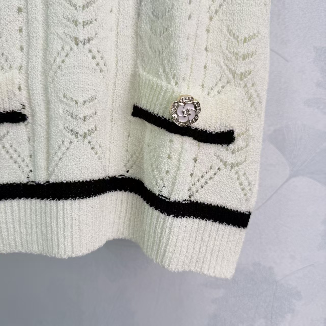 Cha* 2026 Spring/Summer New Color-Block Knit Vest!