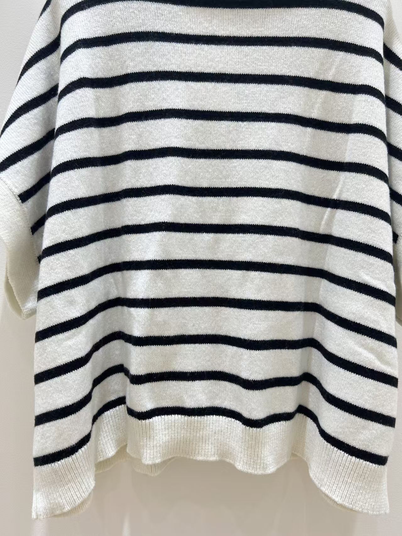 Di Striped EmbroideryTurtleneck Cape Knitwear