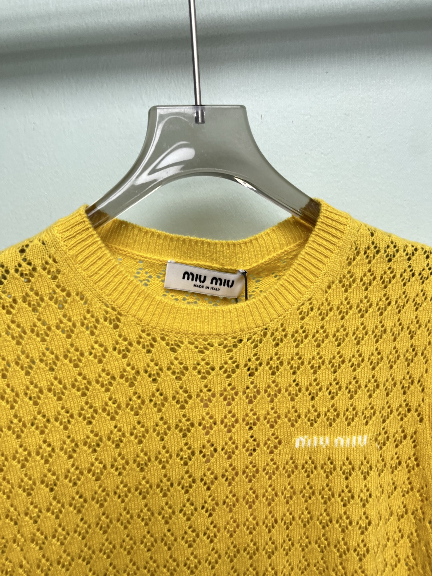 Mi*26 Early Spring New Yellow Open-knit ShortSleeve Top