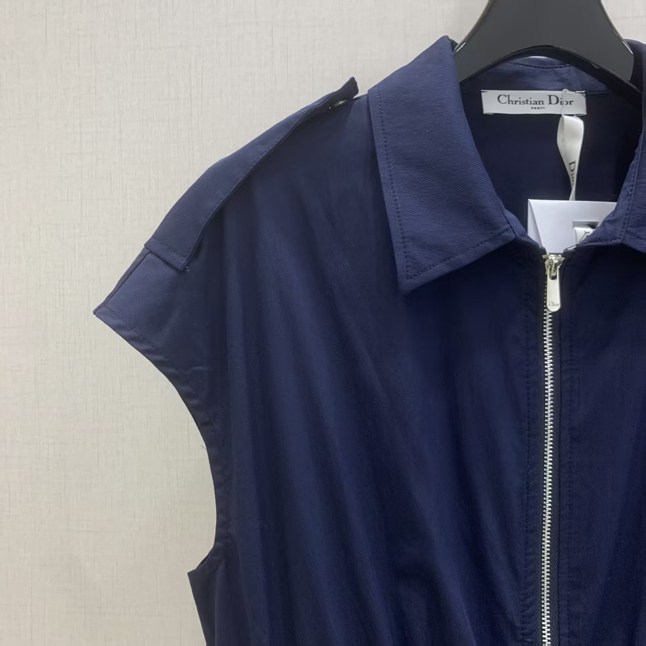 Di 2026 Spring/Summer New Arrival: Badge Embroidery Zipper Dress
