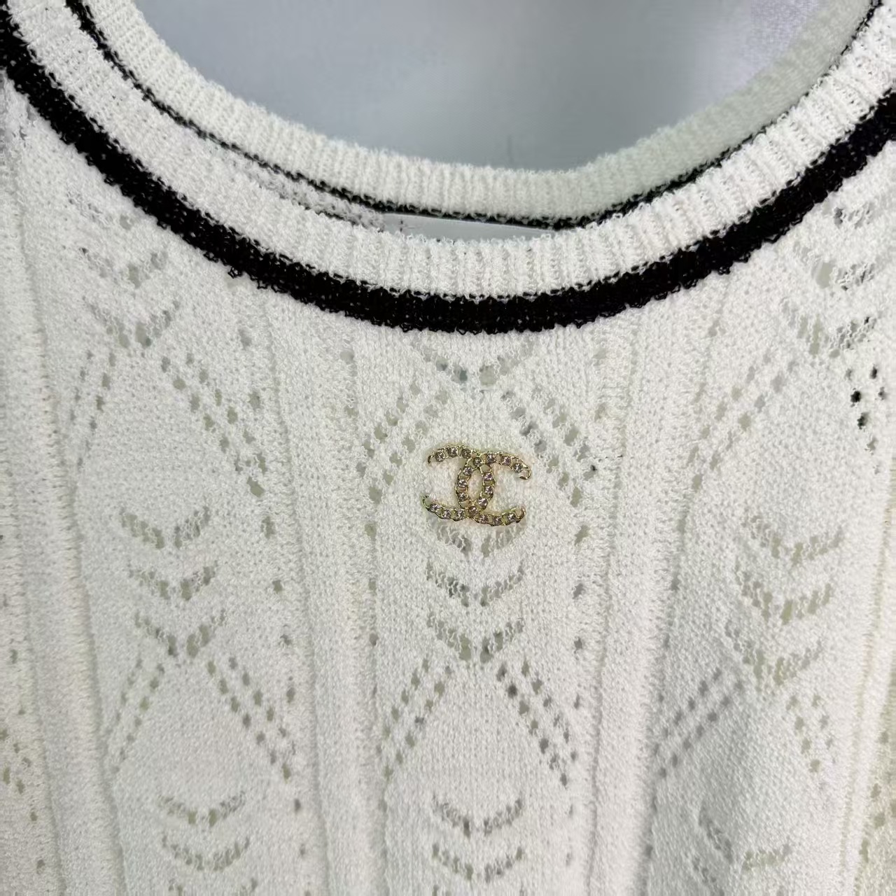 Cha* 2026 Spring/Summer New Color-Block Knit Vest!
