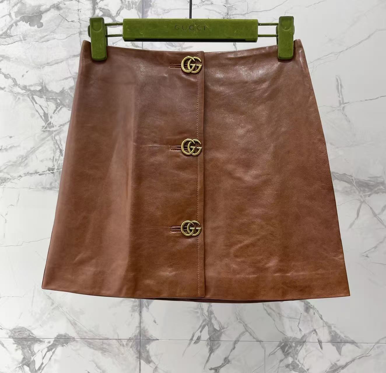 GU 26 Lapel Collar Double G Metal Button Women Cropped Leather Jacket
