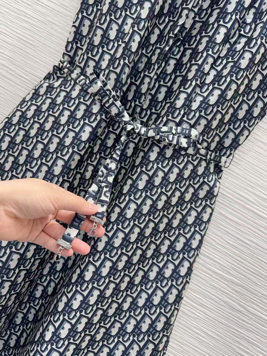 DR 26SS New Vintage Sleeveless Midi Dress