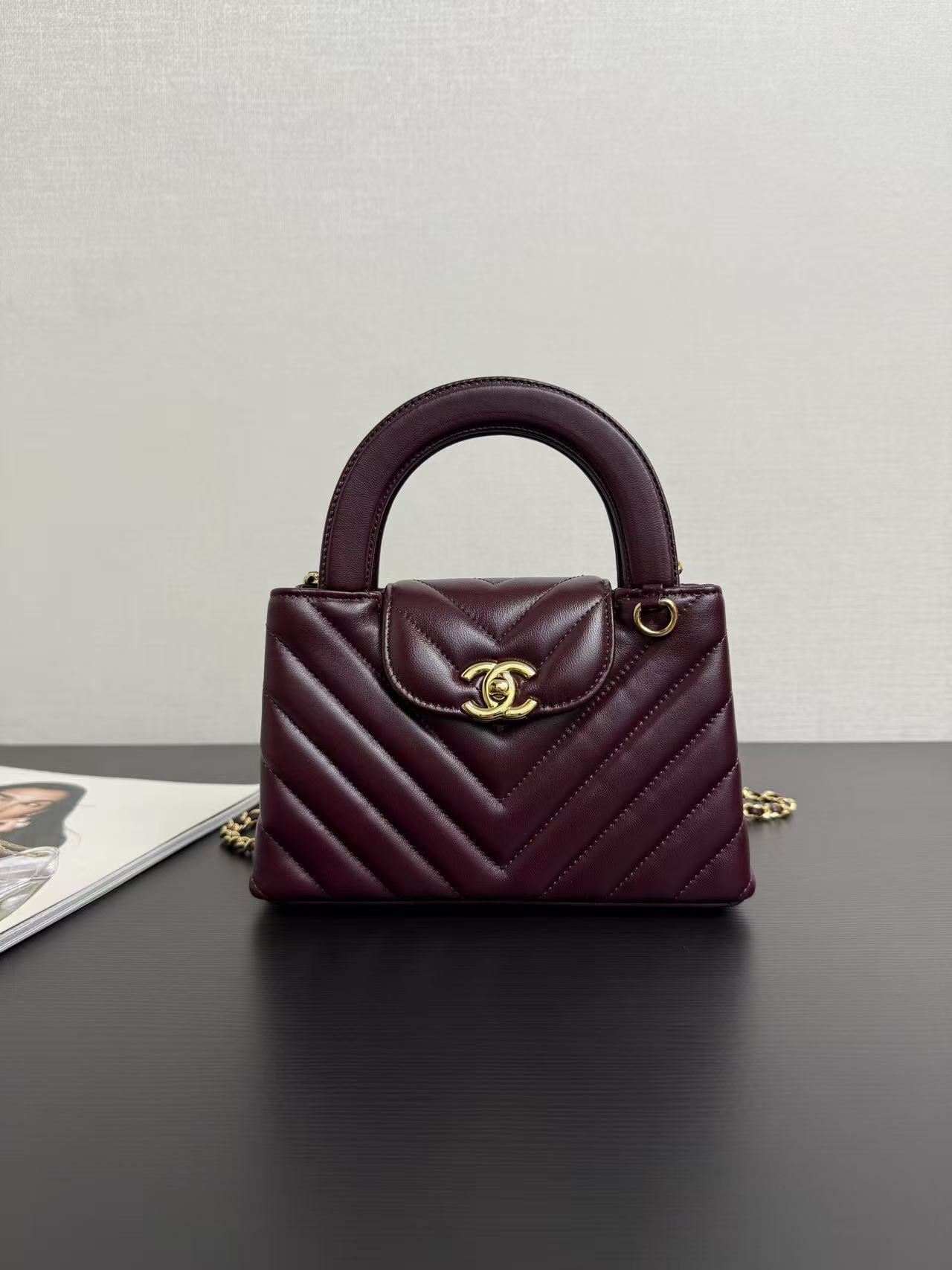 CC26SS Black Gold Kelly Bag
