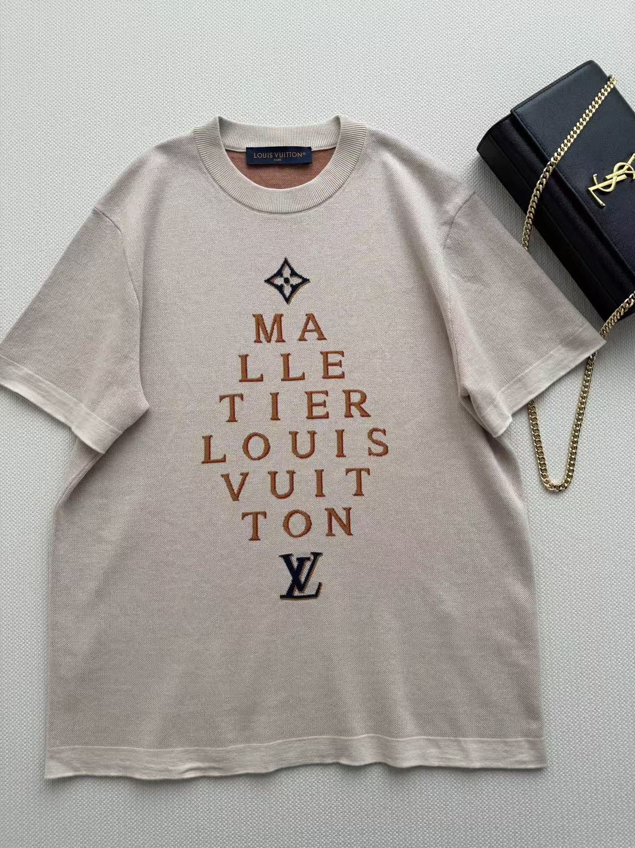 LO 26 Malletier  Letter Embroidery Knit Short Sleeve Top