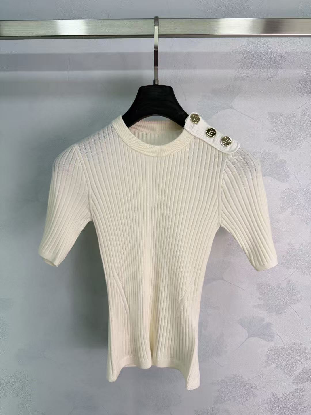 LO 26 Round Neck Slim Fit Vertical Rib Knit Shoulder Button Tee