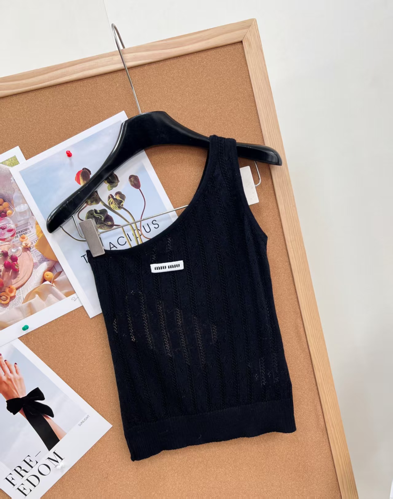 Mi New Asymmetric Hollow-out Letter Patch Knit Camisole