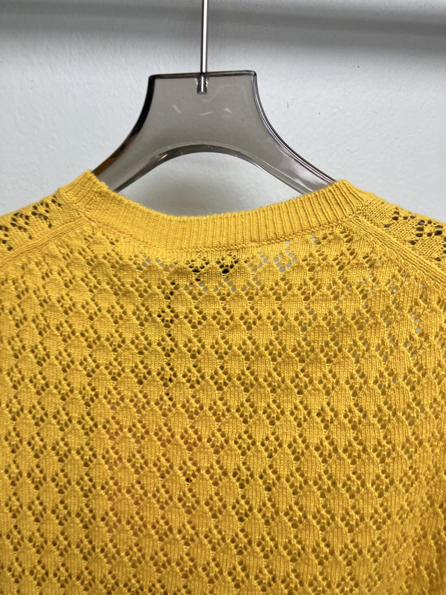 Mi*26 Early Spring New Yellow Open-knit ShortSleeve Top