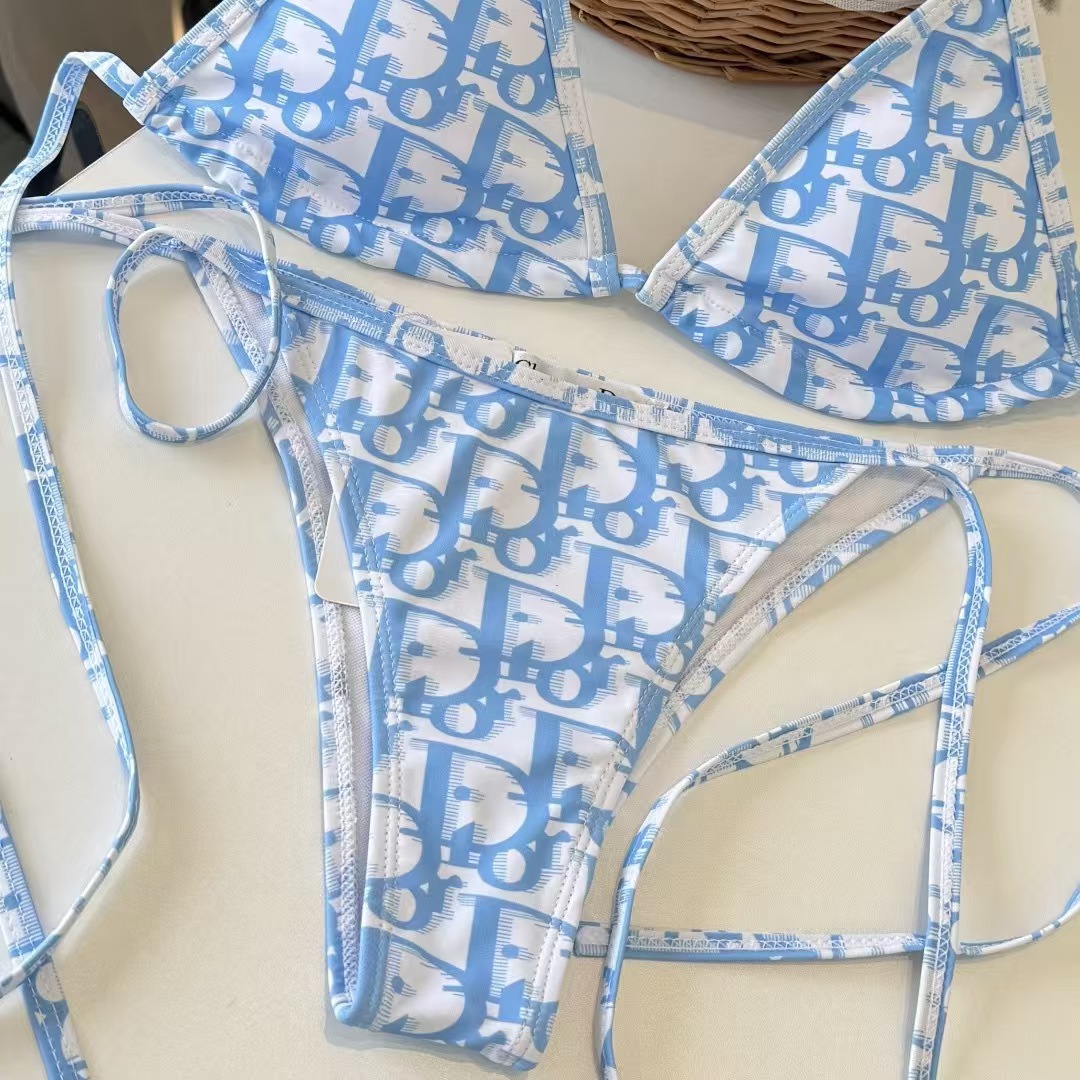 Di Bikini