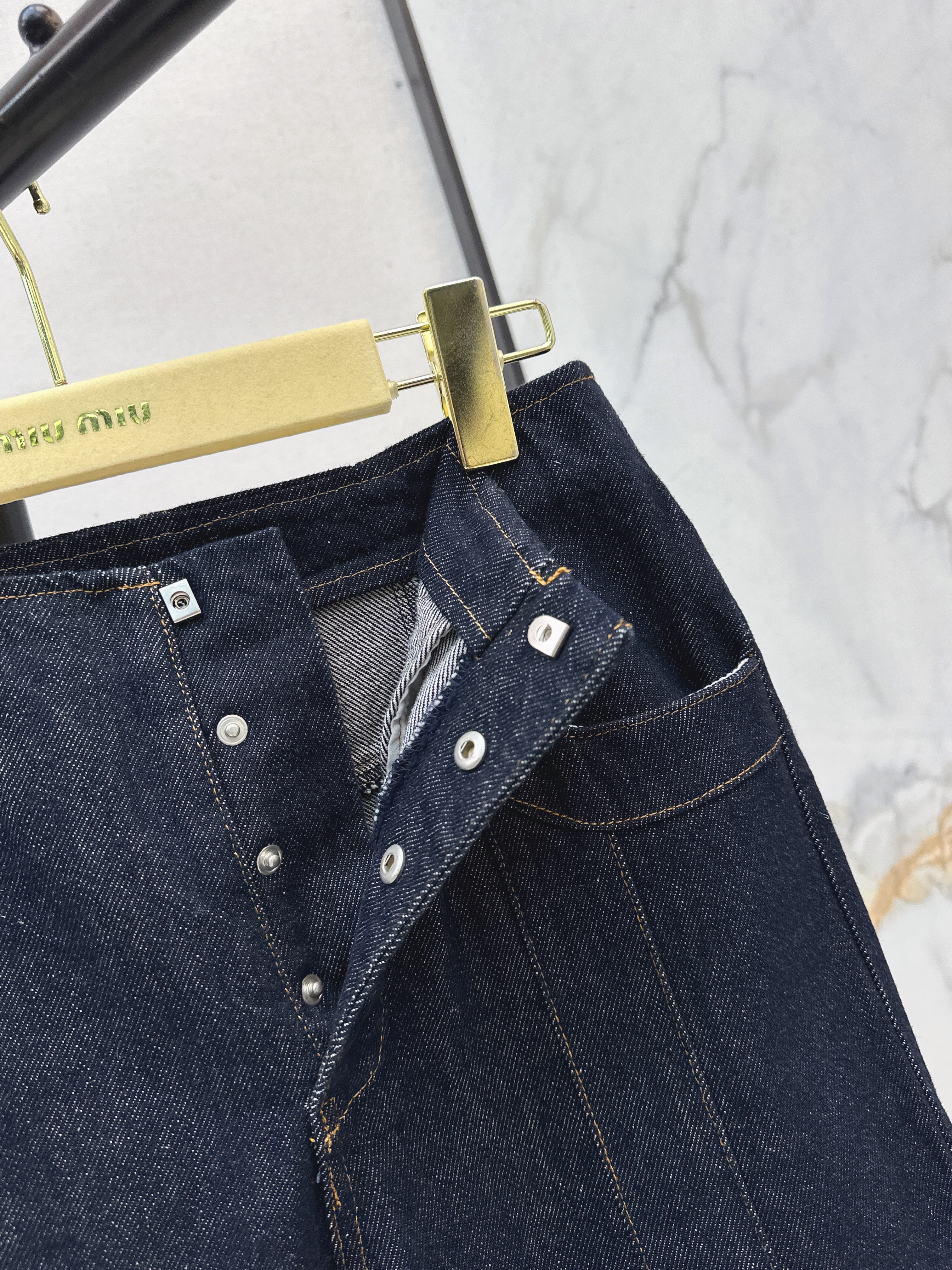 Early spring latest style, super cool cargostyle casual jeans