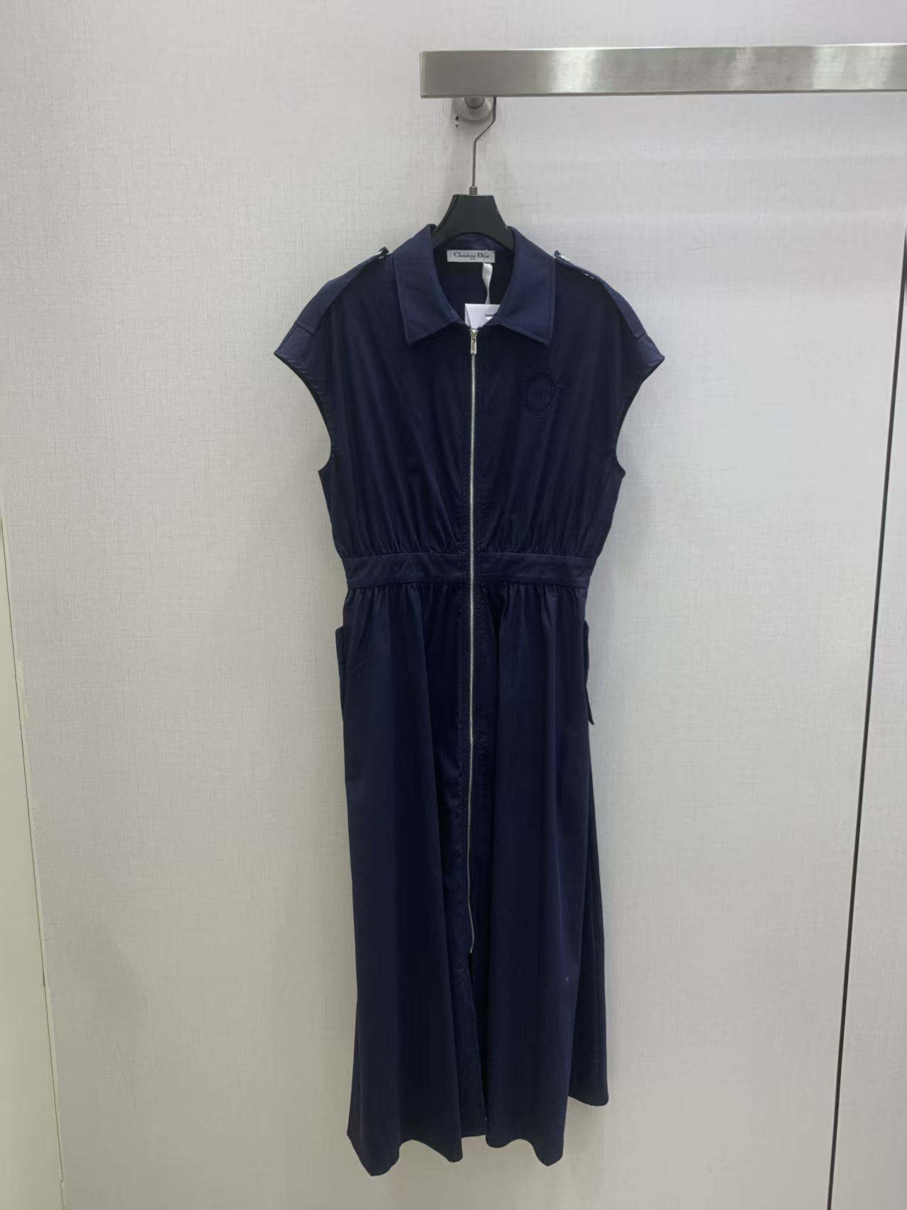 Di 2026 Spring/Summer New Arrival: Badge Embroidery Zipper Dress
