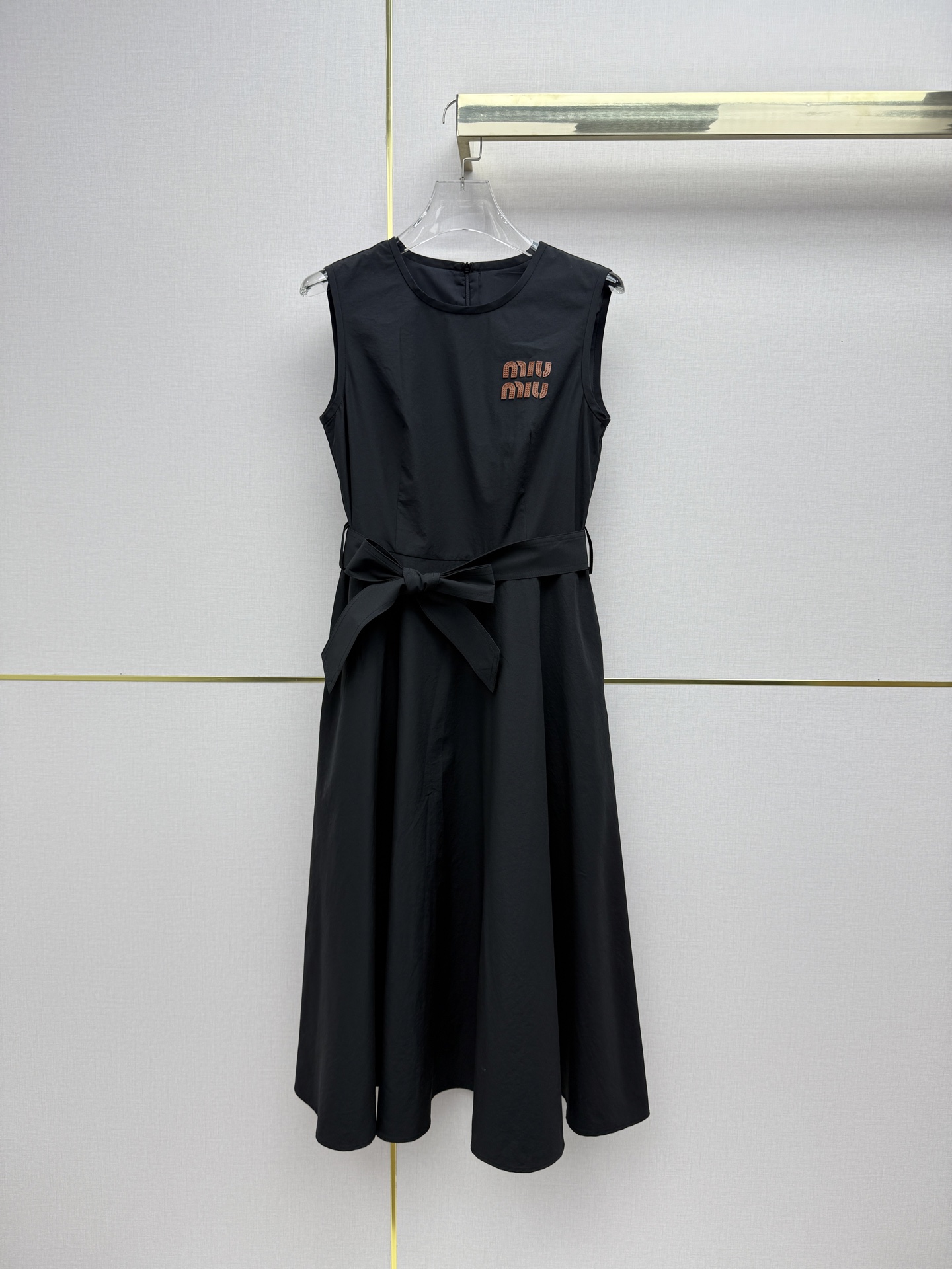 Mi Black Sleeveless Dress