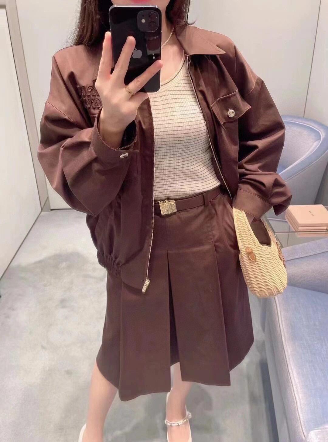 Mi dark brown utility zip-up jacketI paired withmatching tone-on-tone skirt