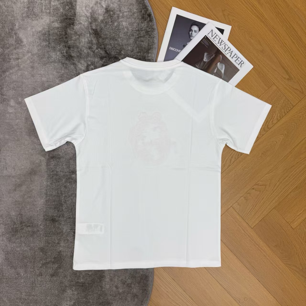 Di 26 Summer New Arrival White Embroidered T-shirt