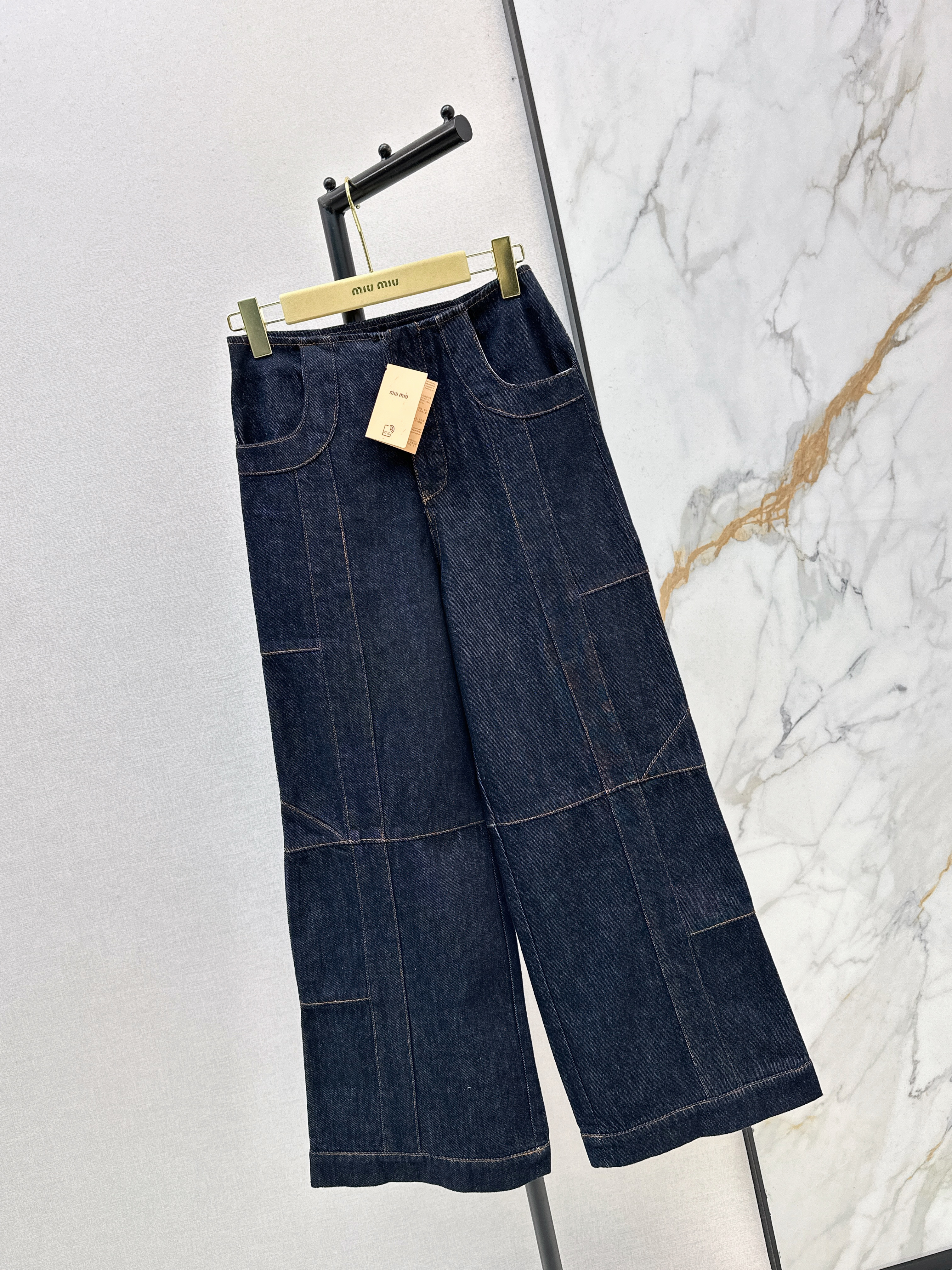 Early spring latest style, super cool cargostyle casual jeans