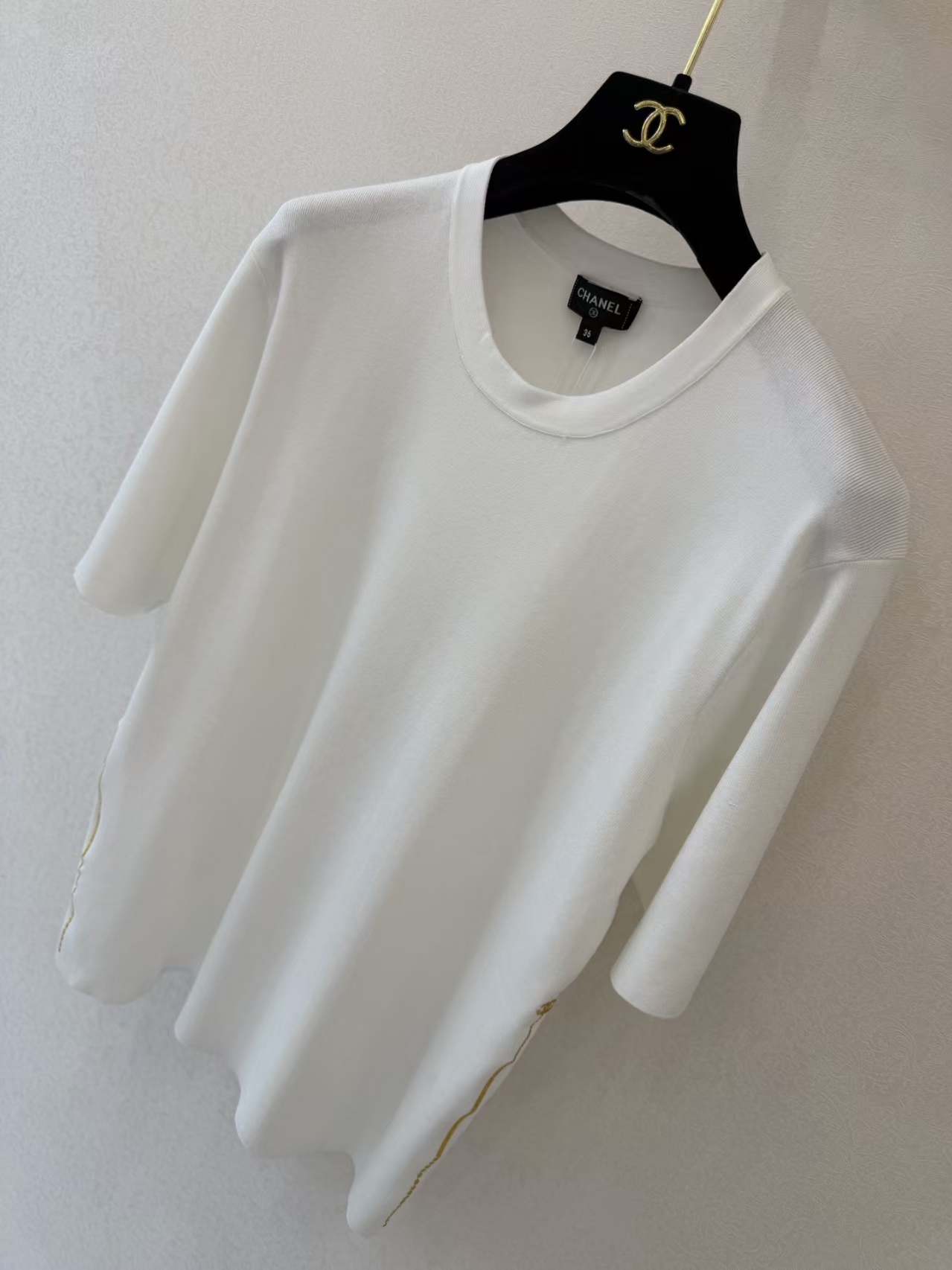 Cha-style short-sleeve knit top