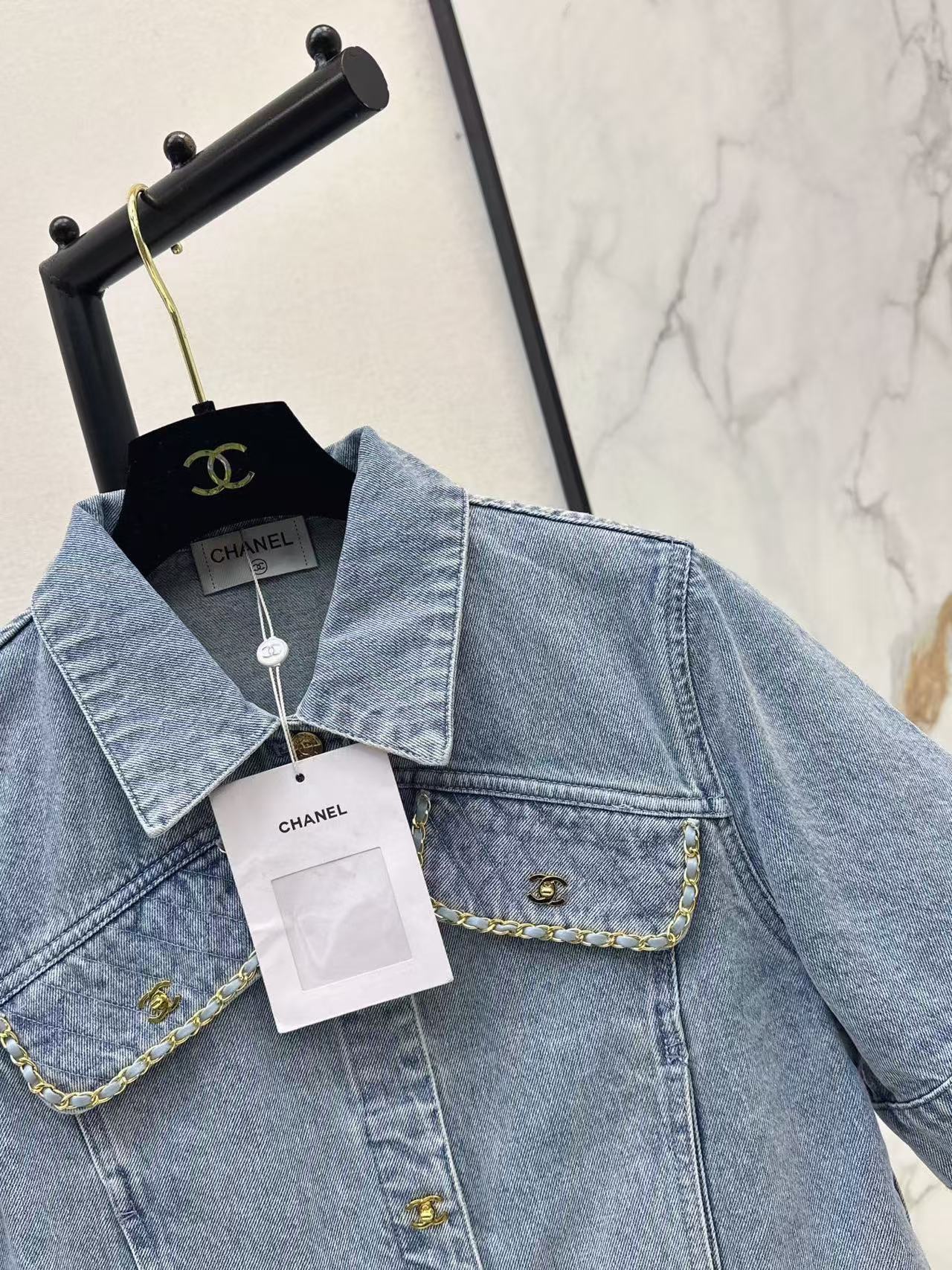 Cha  Trim Cropped Short Sleeve Denim Jacket