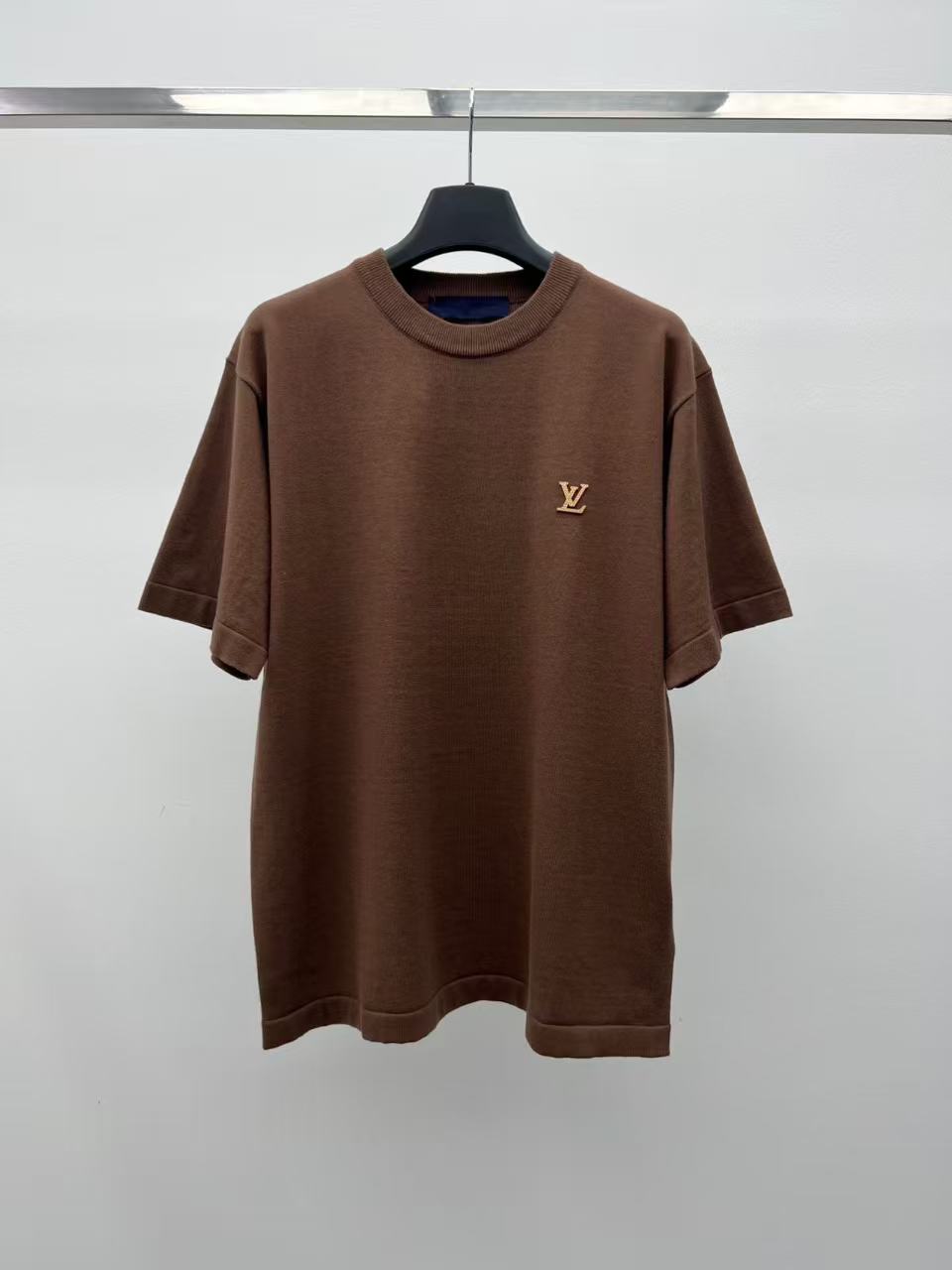 LO 26Coffee Crew Neck Fine Knit Short Sleeve Top Tiny Embroidery Logo On Chest