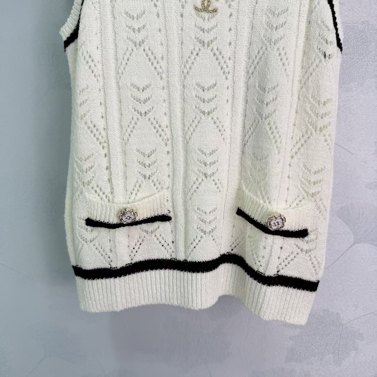 Cha* 2026 Spring/Summer New Color-Block Knit Vest!