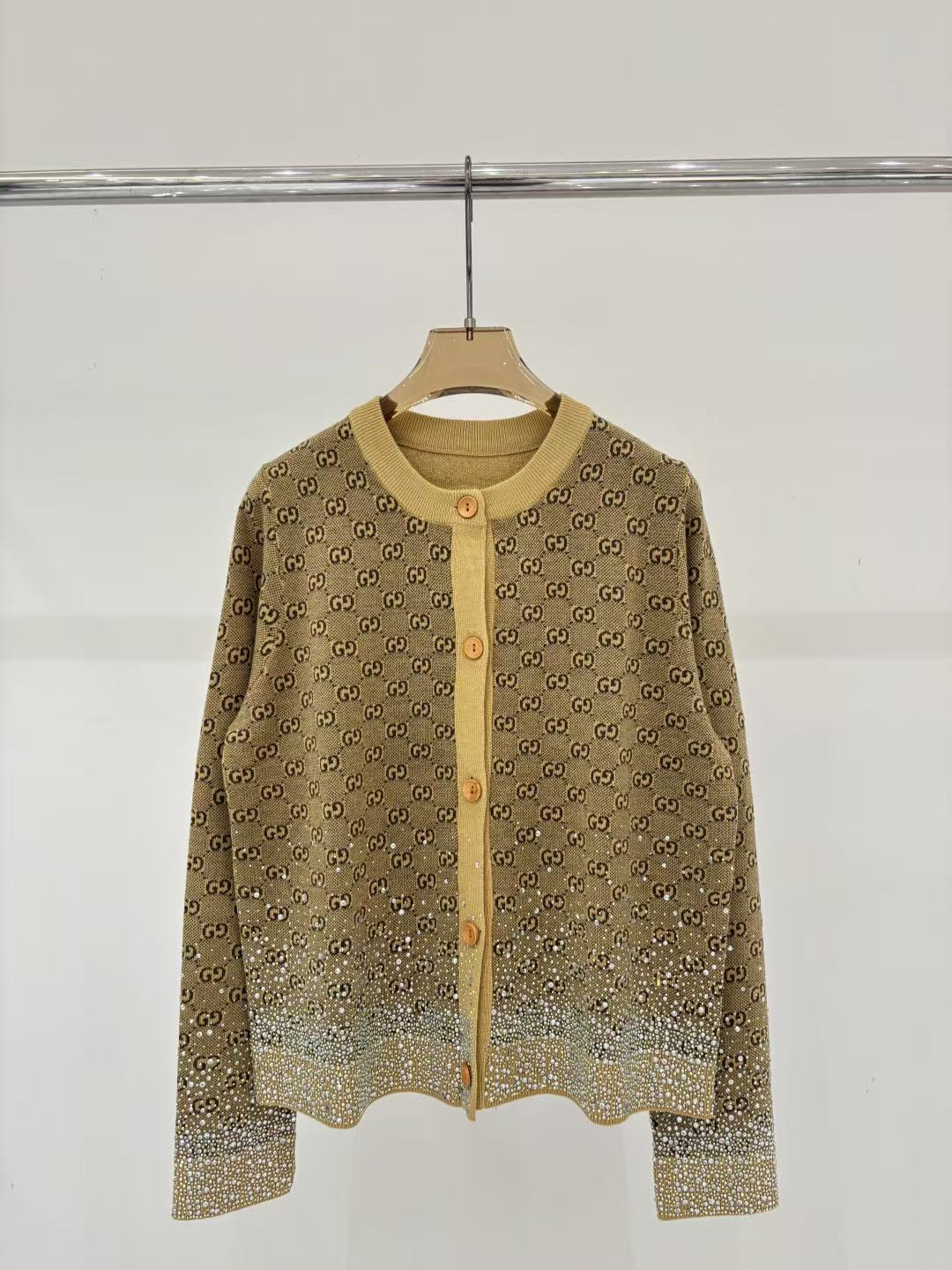 GU 26Jacquard Crystal Trim Button Knit Jacket