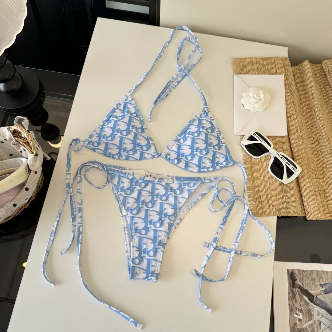 Di Bikini
