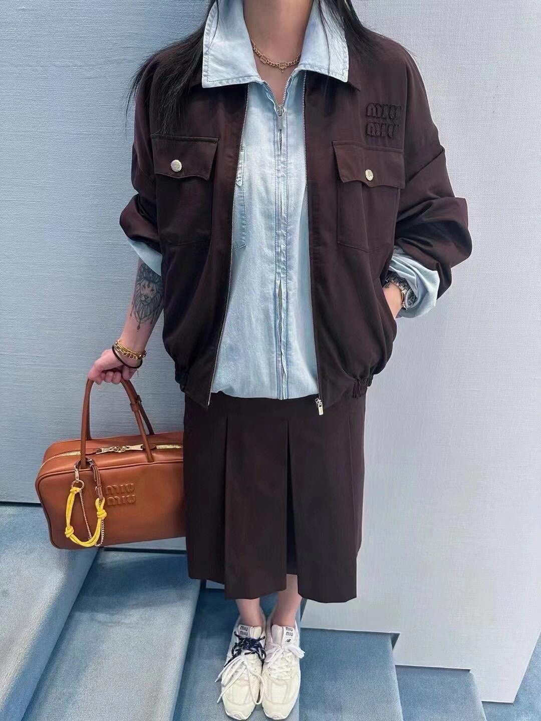 Mi dark brown utility zip-up jacketI paired withmatching tone-on-tone skirt