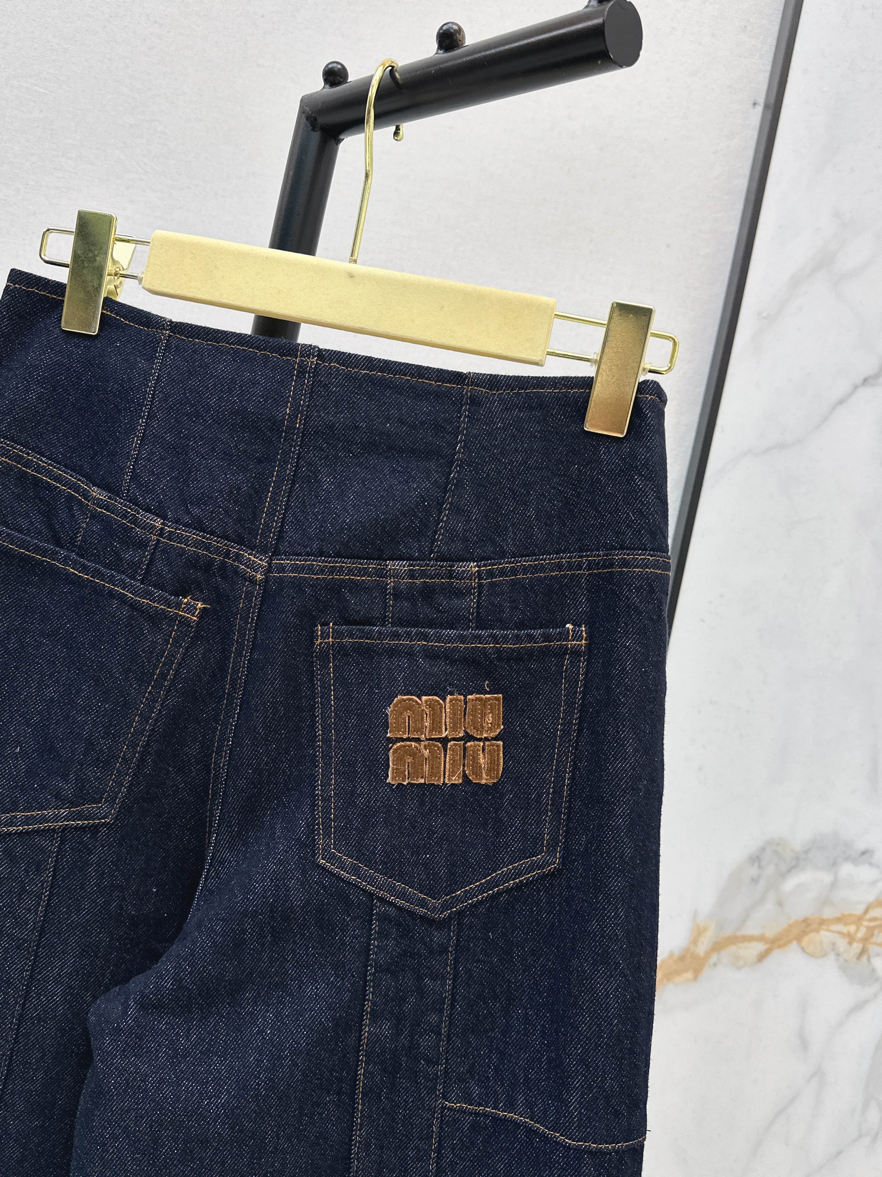 Early spring latest style, super cool cargostyle casual jeans