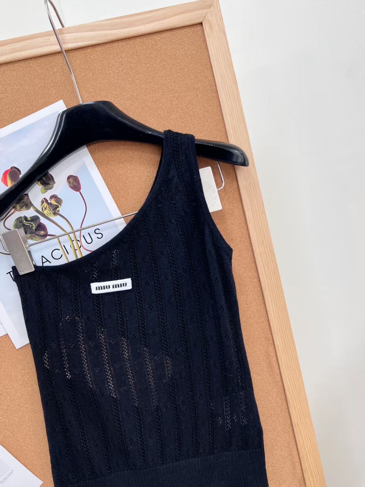 Mi New Asymmetric Hollow-out Letter Patch Knit Camisole