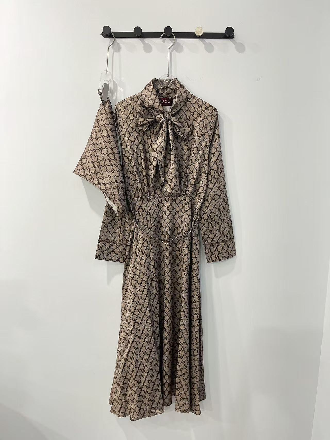 GG ong Sleeve Dres