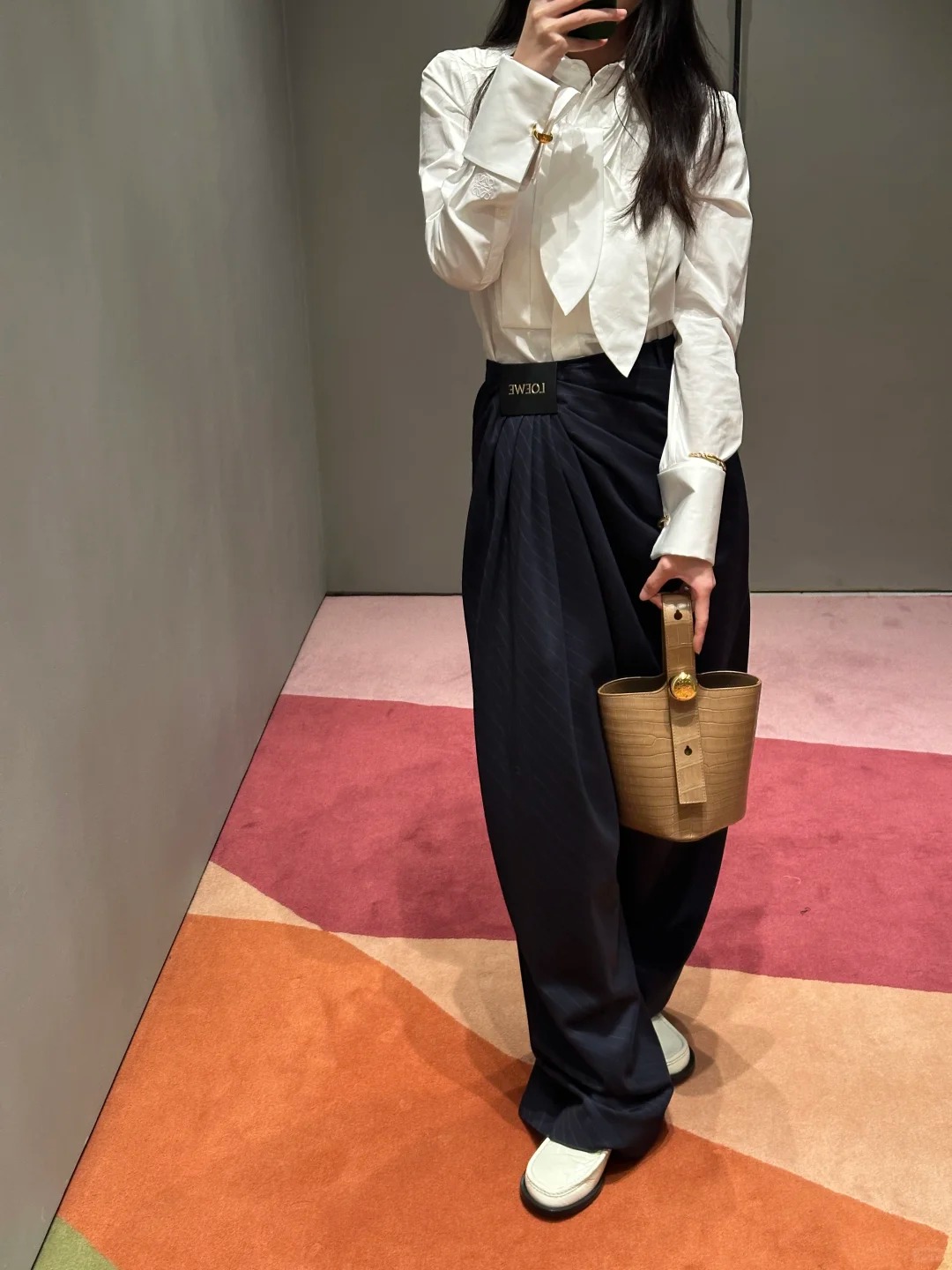 LOE25SS High-Waisted Pleated Pants