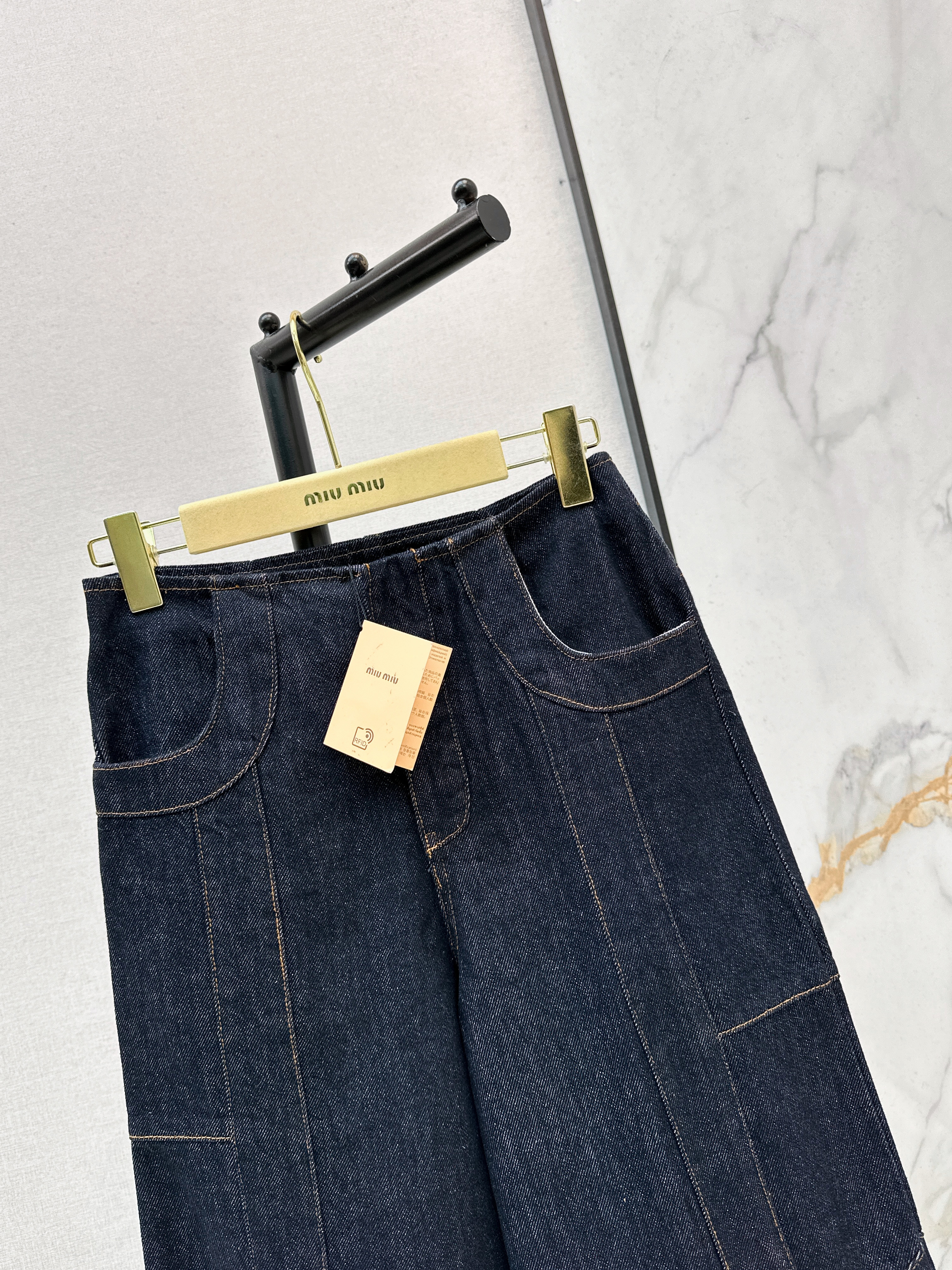 Early spring latest style, super cool cargostyle casual jeans