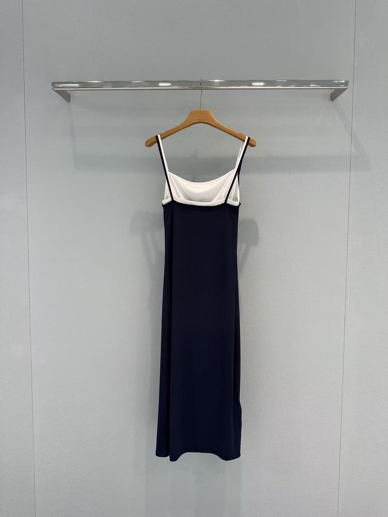 M Series Contrast Trim Spaghetti Strap Midi Dress