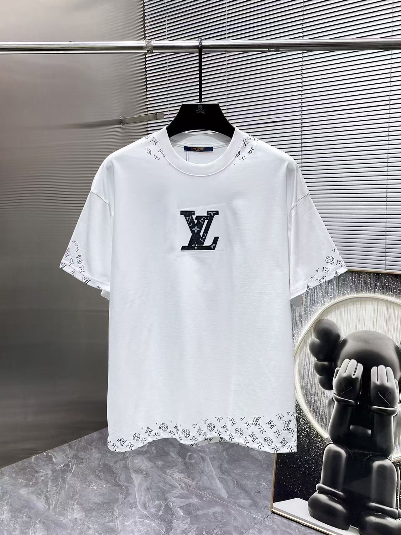 LO 26 Border Monogram Print Oversized Cotton T-shirt