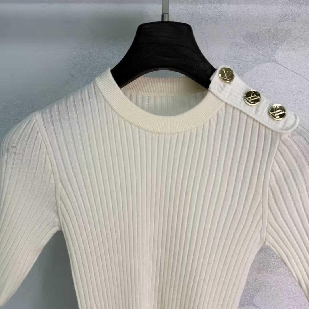 LO 26 Round Neck Slim Fit Vertical Rib Knit Shoulder Button Tee