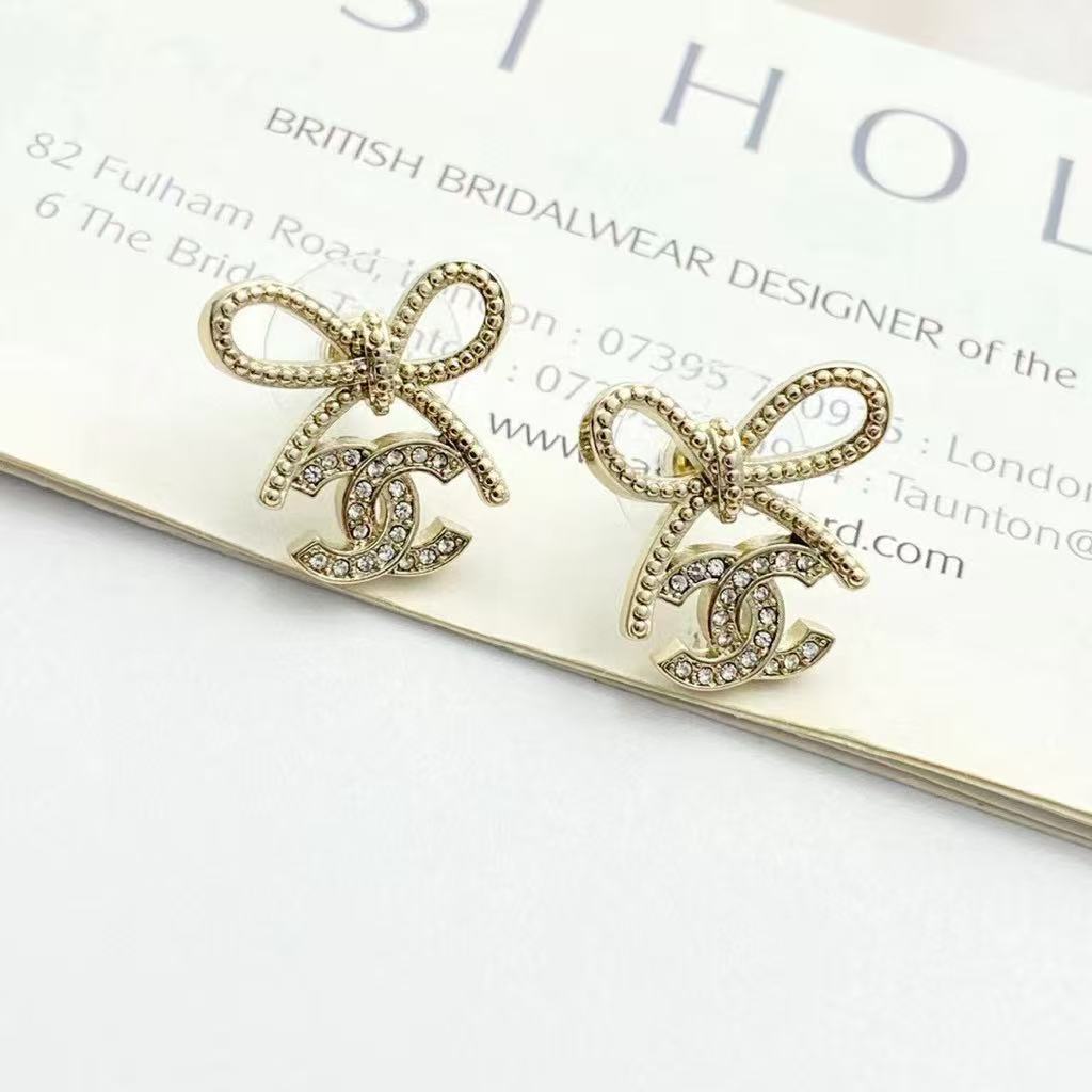 Cha 25K New Light Gold Silver Bowknot Full Diamond Double C Earrings