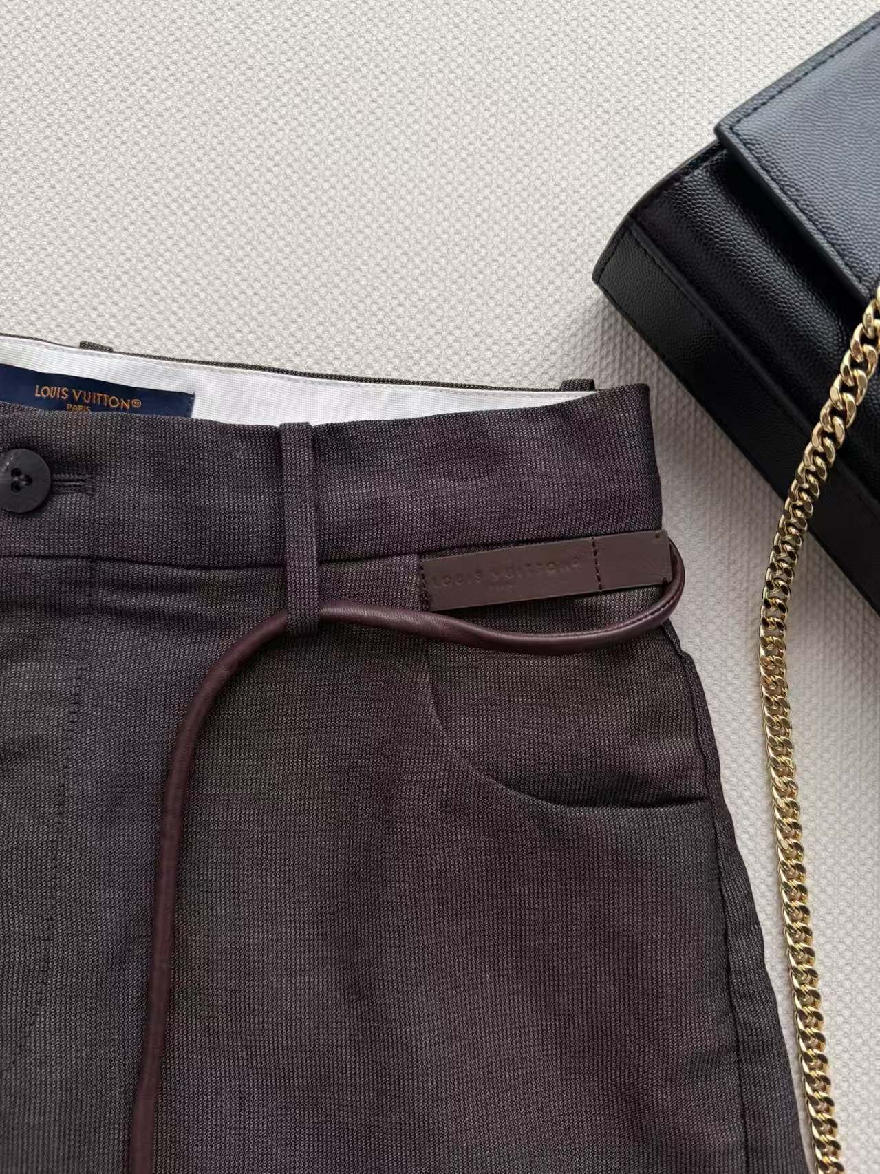LO Drawstring shorts